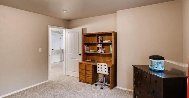 Building Photo - 6 month lease available! D20 5bdrm Home on...