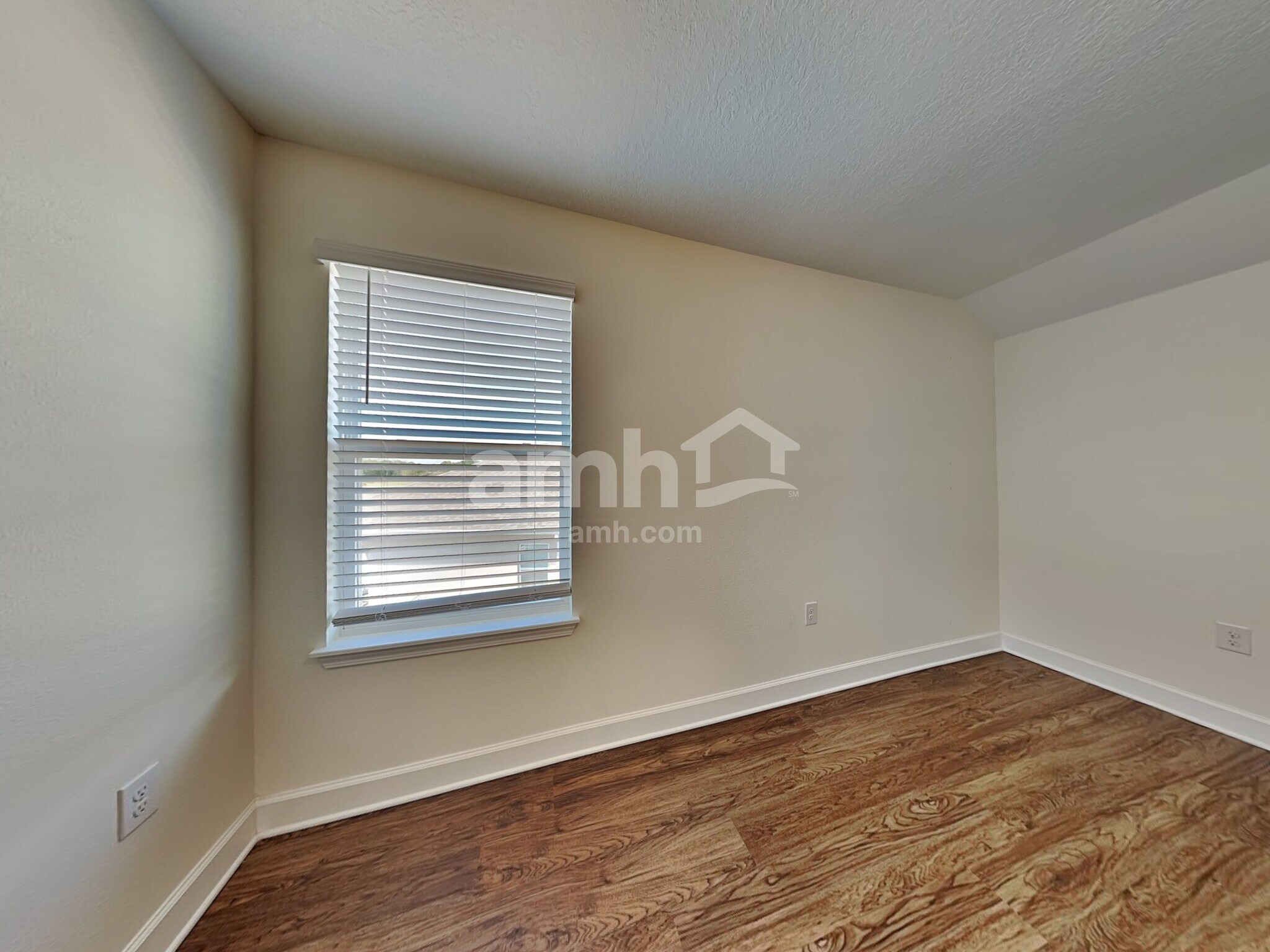 Building Photo - 341 Pine Terrace Dr