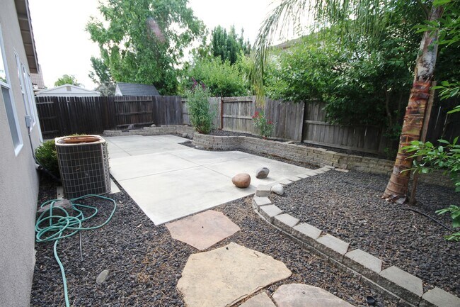 Building Photo - 9416 Trolio Way