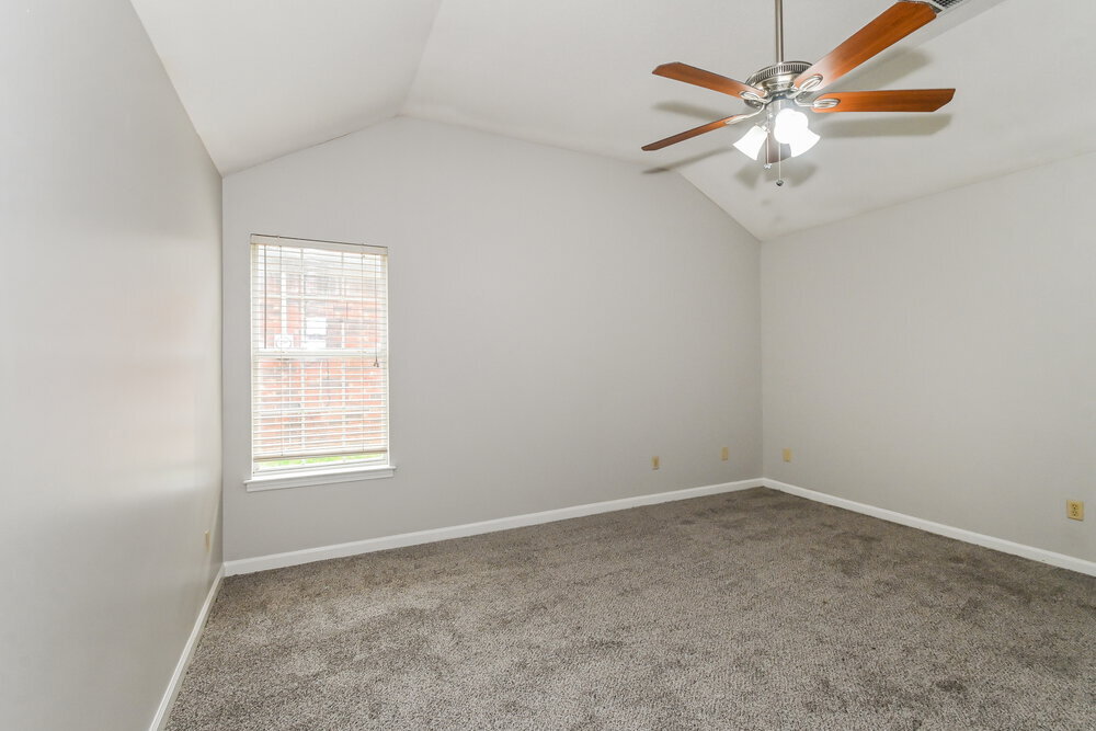 Building Photo - 1622 Raybrad Dr