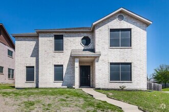 Building Photo - 324 Rosewood Ln