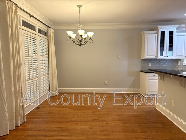 Building Photo - 871 Lenox Ct NE
