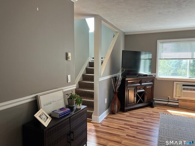 Building Photo - 925 Oronoke Rd