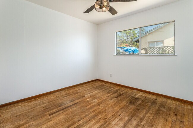 Building Photo - 6352 Clyde Ave