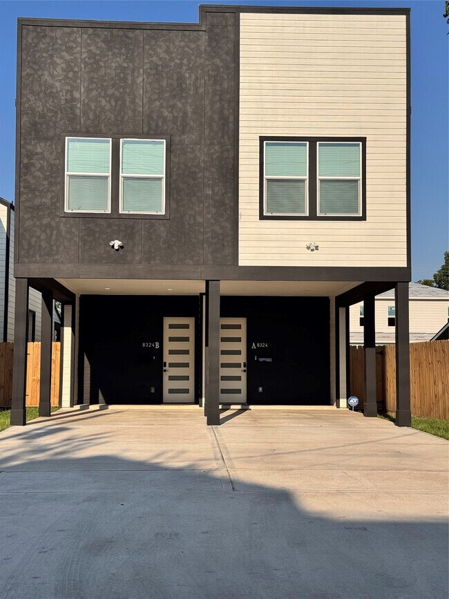 Building Photo - 8324 Mariah St