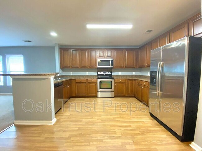 Building Photo - 410 Vinicio Dr