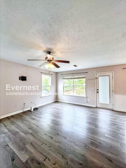 Building Photo - 441 Vailview Dr