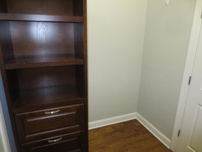 Building Photo - 102 Cypress Cir