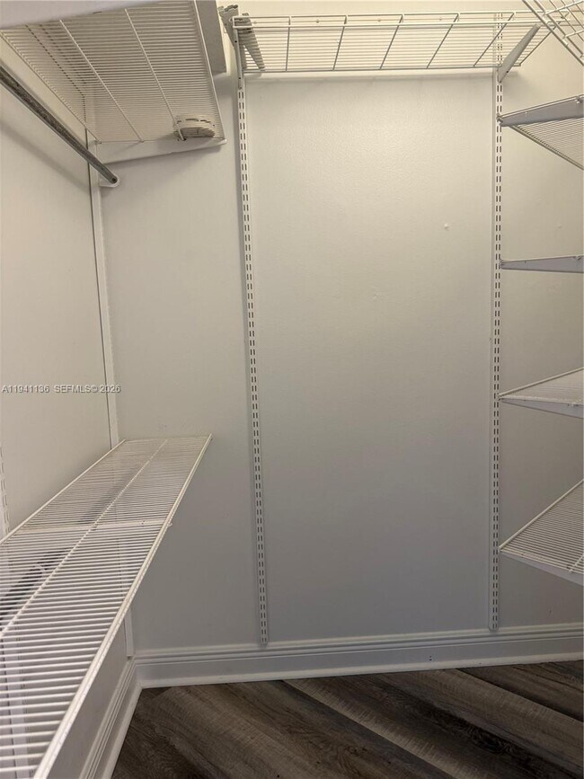 Building Photo - 2634 SE 21st Ct