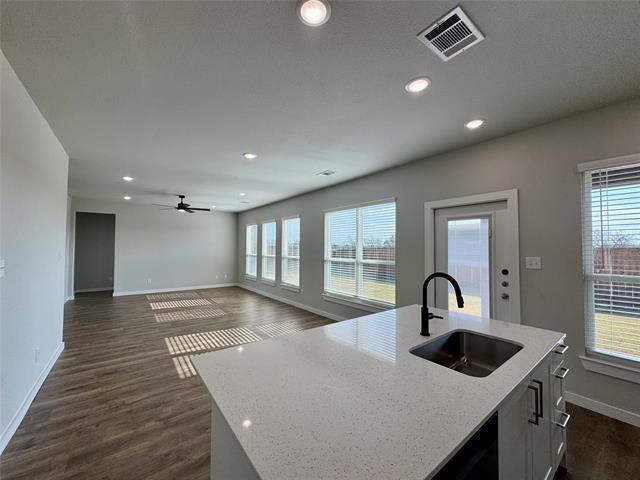 Building Photo - 3842 Clovis St