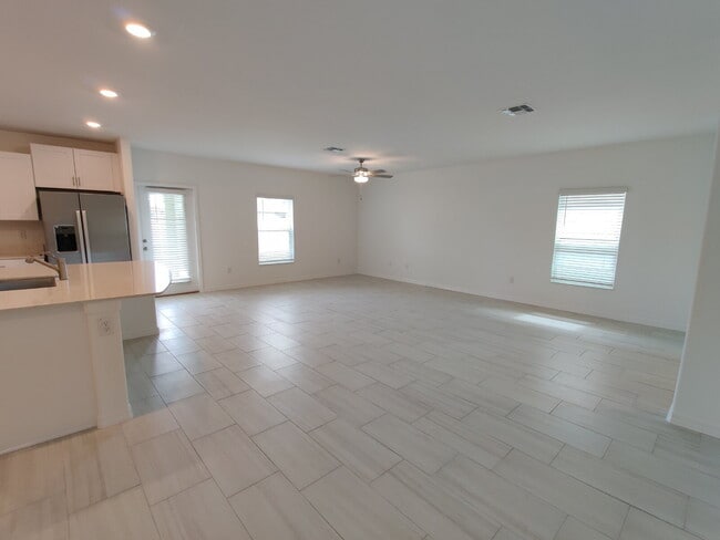 Building Photo - Spacious 5-Bedroom Home with First-Floor Owner's Suite in Land O' Lakes