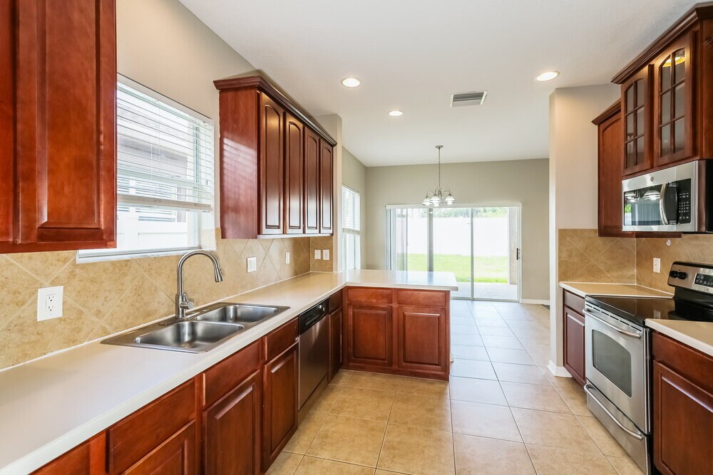 Building Photo - 10644 Shady Preserve Dr