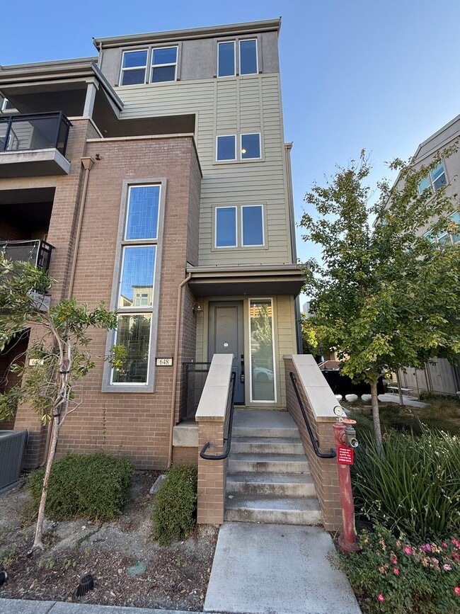 Primary Photo - MODERN SMART CONDO IN DESIREABLE COMMUNITY