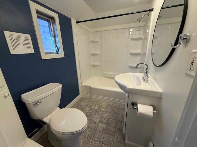 Building Photo - 4700 Teonia Woods Dr