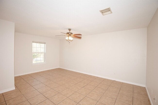 Building Photo - 305 S Westward St