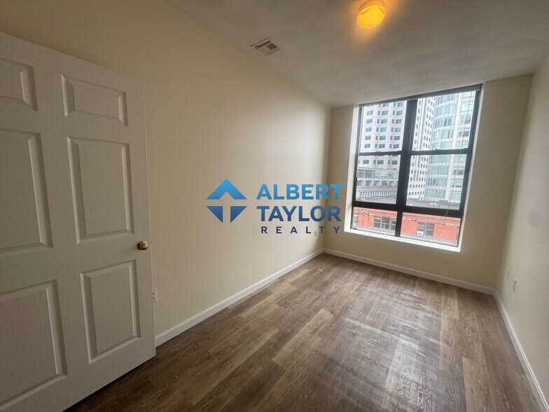 Building Photo - 82 Essex St