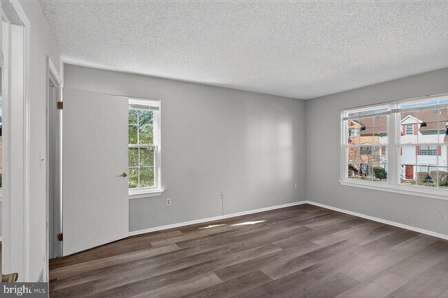 Building Photo - 41 Rickard Ct