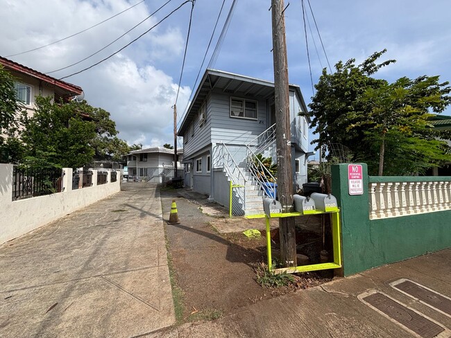 Primary Photo - 1415 Kokea St