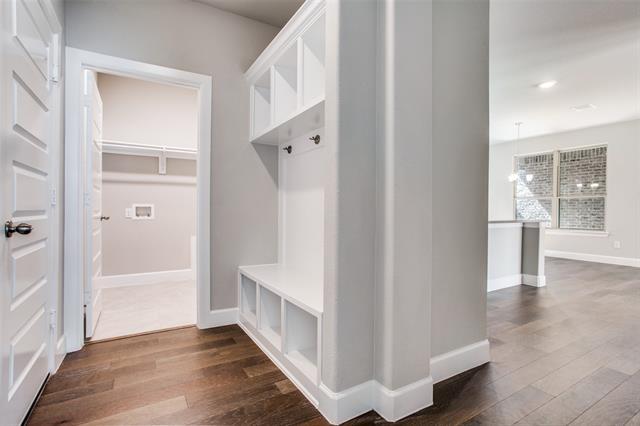 Building Photo - 2133 Barx Dr