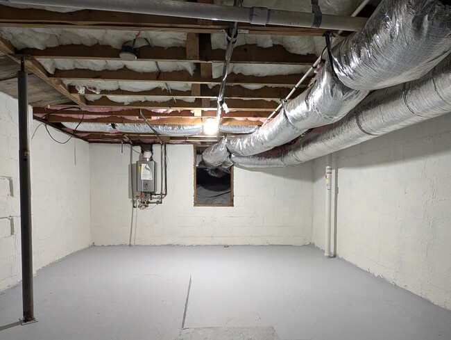 Building Photo - 317 Balsam Dr