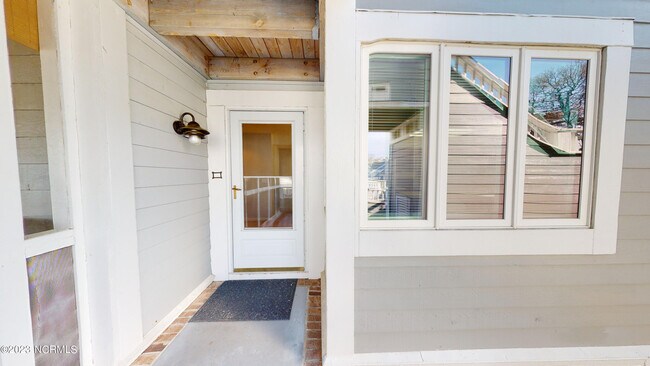 Building Photo - 1714 Deerfield Dr SW