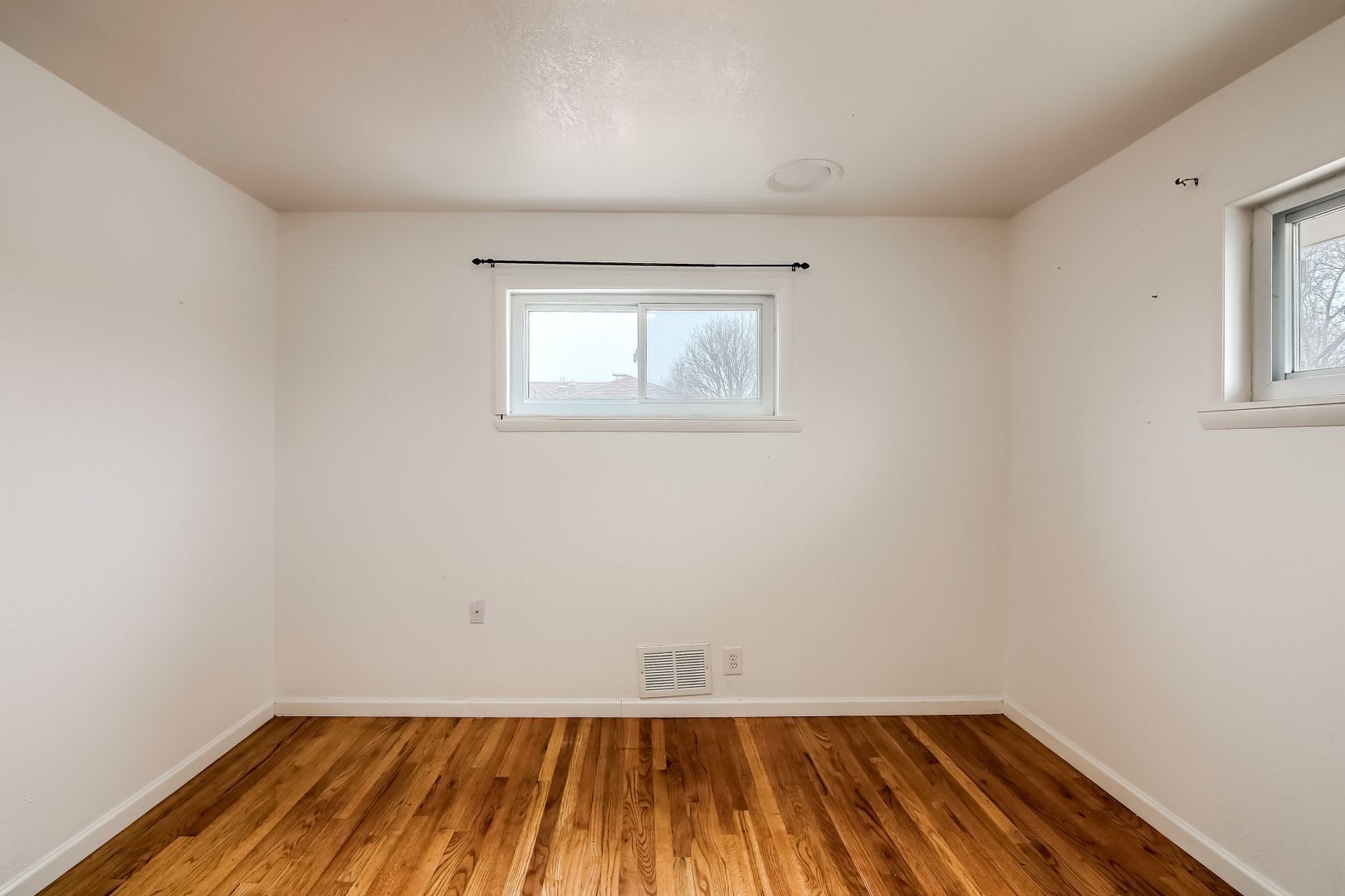 Building Photo - 207 Teal St