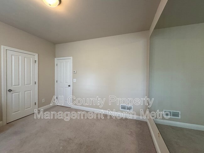Building Photo - 10860 Ellicot Way