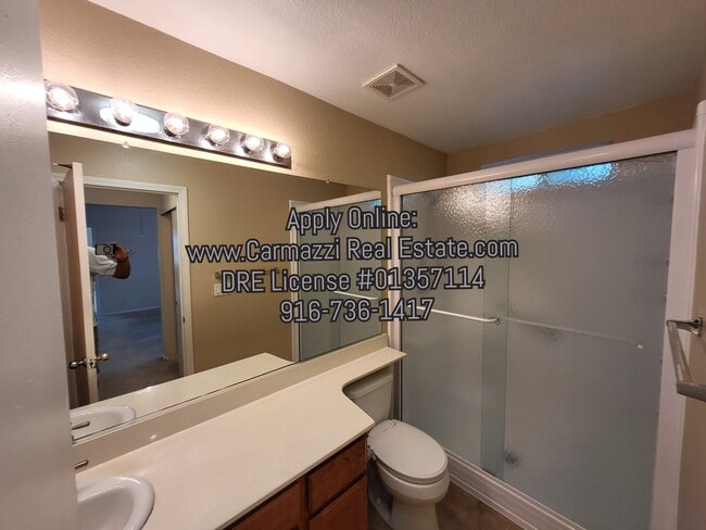 Building Photo - 9451 Lakewind Ln