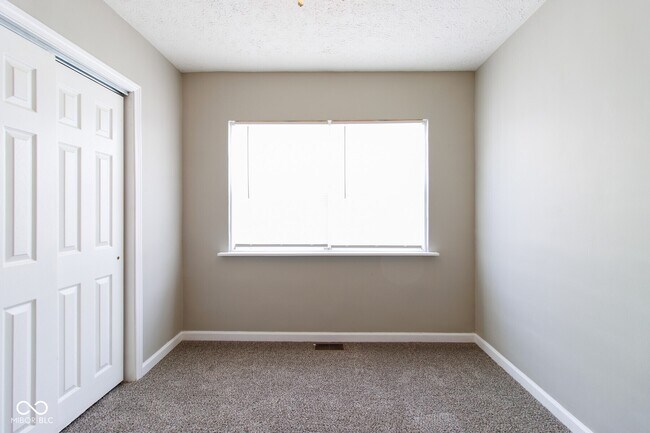 Building Photo - 61 S 3rd Ave