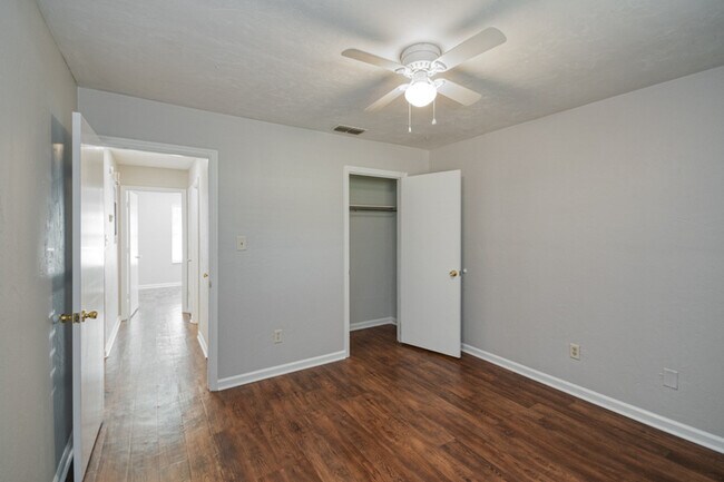 Building Photo - 1340 Cherry St
