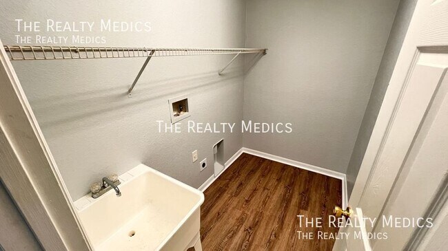 Building Photo - 116 S Normandale Ave