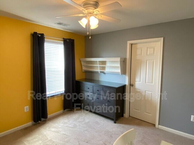 Building Photo - 779 Mcguire Cir