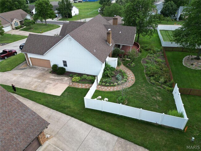 Building Photo - 4 Grayson Ridge Dr
