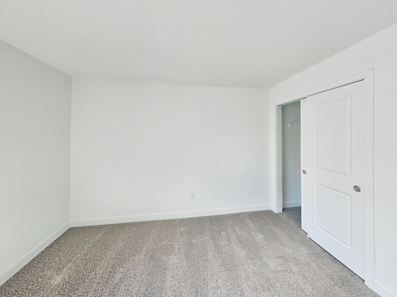 Building Photo - 6199 Rhinecliff Dr