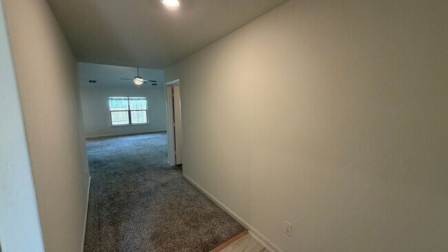 Building Photo - Ready to Move In 3-Bedroom Living with Modern Comforts in Ponder, TX