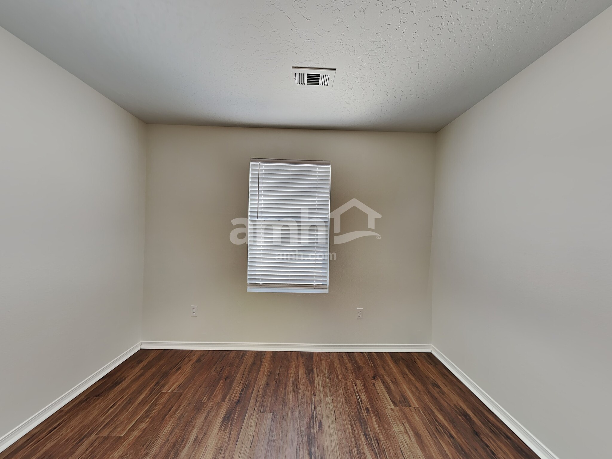 Building Photo - 16397 Jewel Way