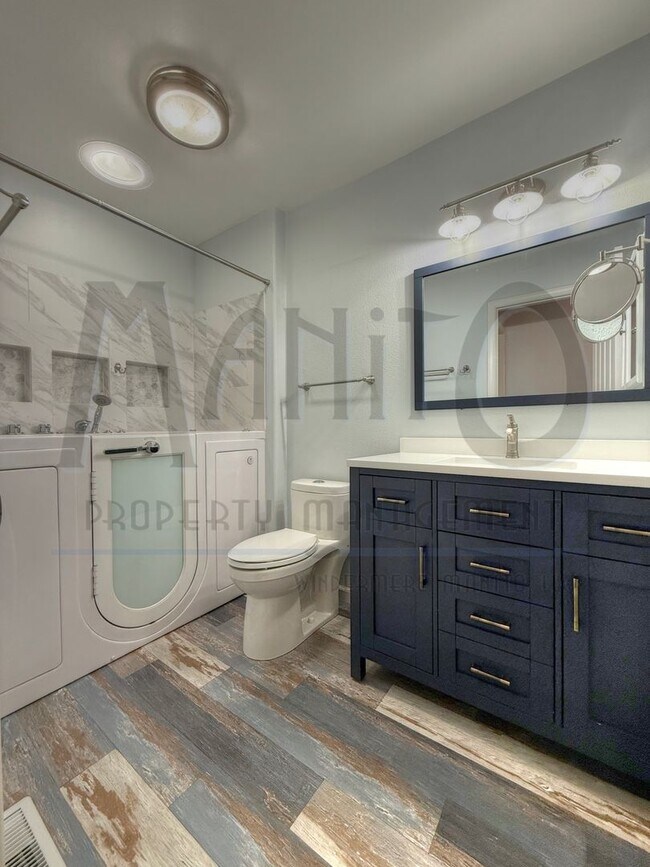 Building Photo - **MOVE IN SPECIAL** Spacious Eagle Ridge Home