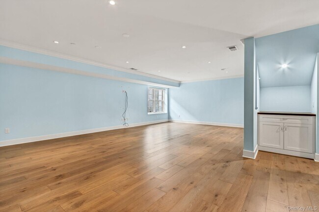 Building Photo - 21 Honeysuckle Ln