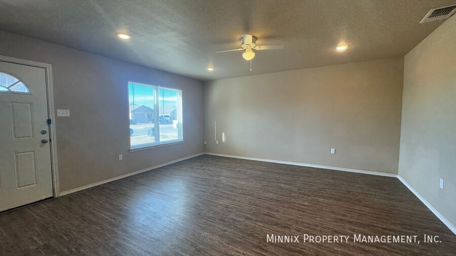 Building Photo - 2412 N Ave O