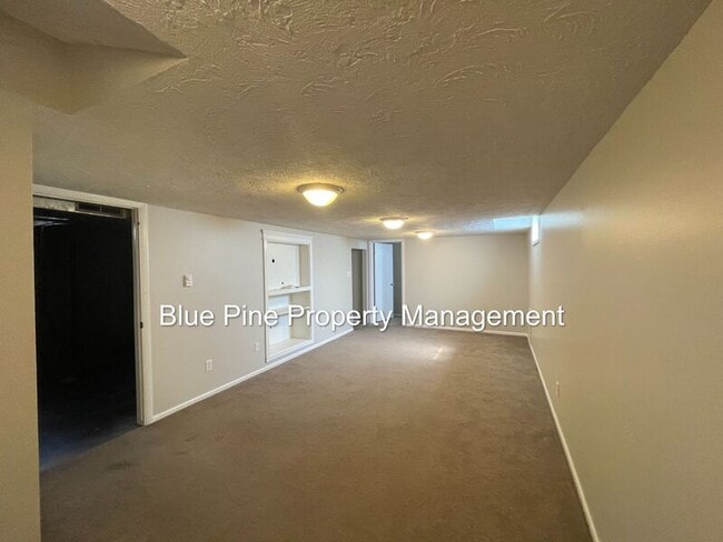 Building Photo - 740 Terrace Dr
