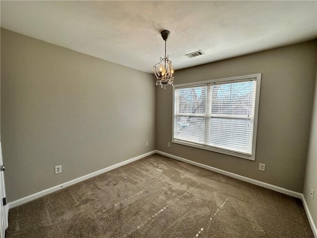 Building Photo - 2403 Walnut Tree Ln