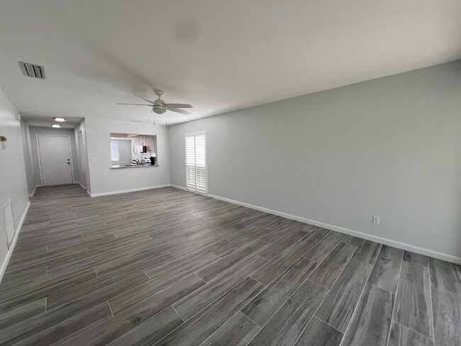 Building Photo - 5262 Wedgewood Ln