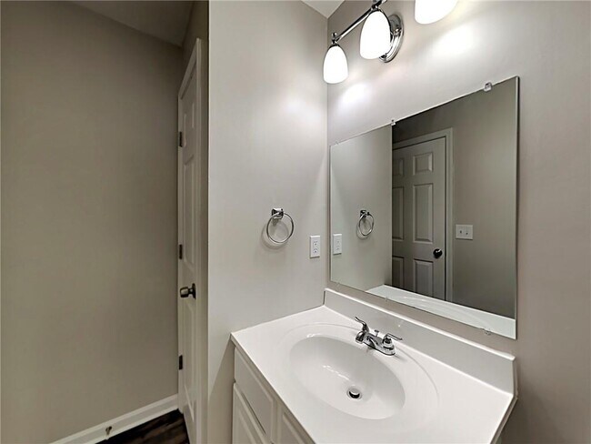 Building Photo - 1621 Heyford Cir NW