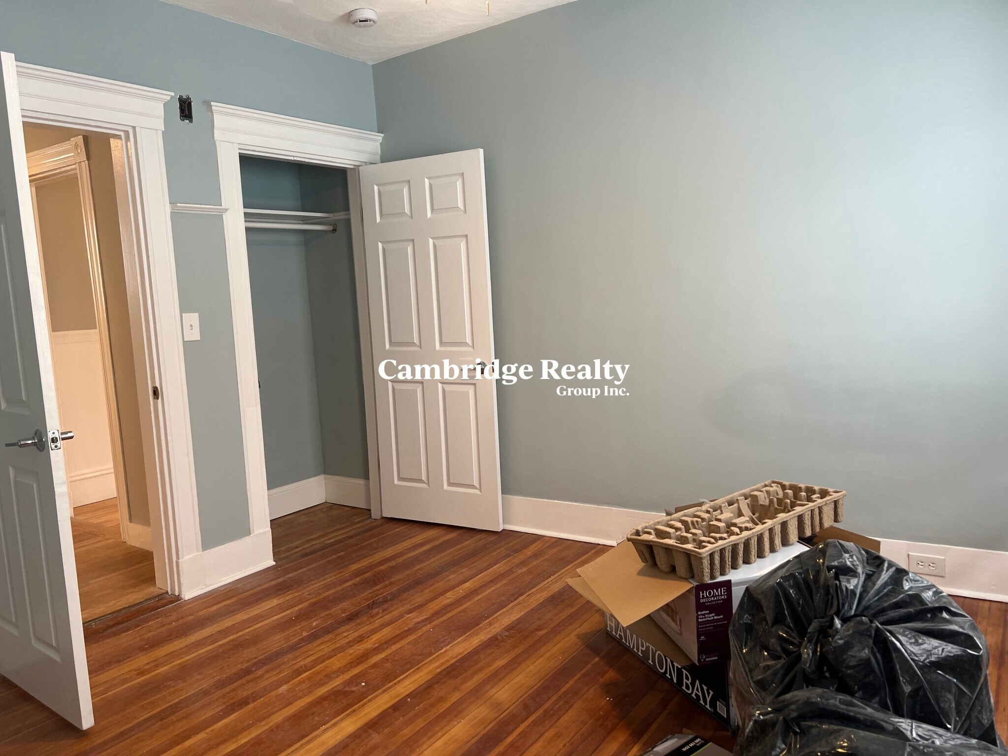 Building Photo - 35 Cameron Ave