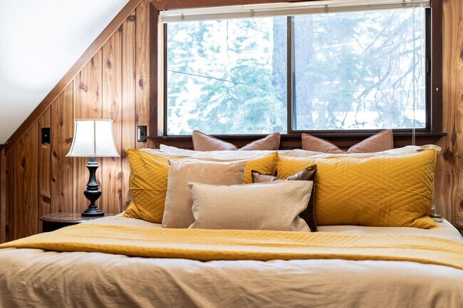 Building Photo - SKI LEASE: Hot Tub, Pet Friendly, Wood Stove