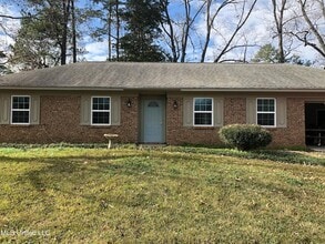 Building Photo - 47 Woodgate Dr