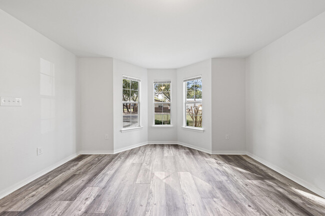 Building Photo - 220 Fir Ave