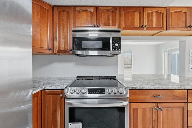 Building Photo - 120 Dyer St