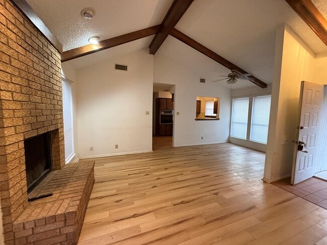 Building Photo - 6428 Amber Dr