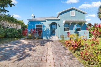 Building Photo - 301 Hawthorne Dr